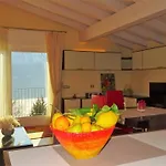 Loft Diva View By Gardadomusmea Appartement